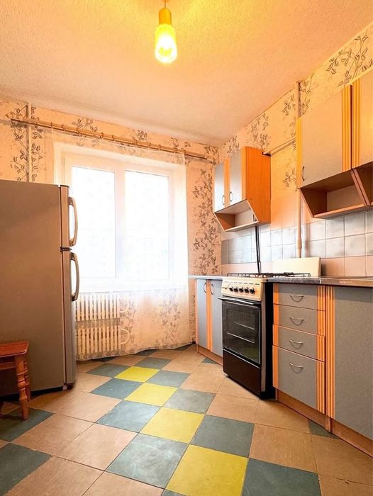 Продам 2-кімнатну квартиру район Сільпо