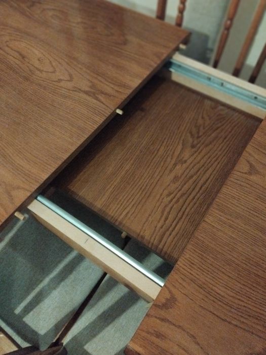 Stół dębowy z krzesłami