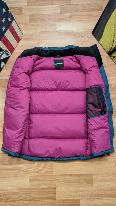 Пухова Жилетка,безрукавка Berghaus розмір л-xl оригінал