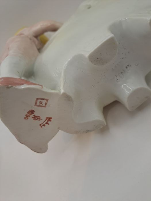 Статуетка. Статуэтка. Фарфоровая статуэтка. Графенталь.