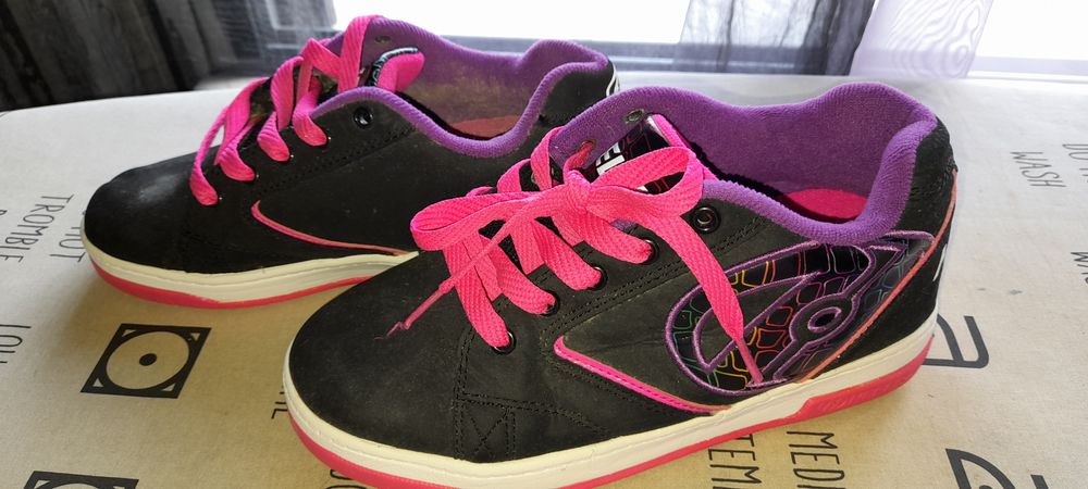 Ténis Heelys  pretos tam 36.5 em 2 mão  sem rodas