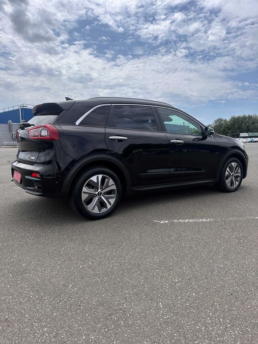 Kia Niro 2019 • 64 кВт • Максимальна комплектація