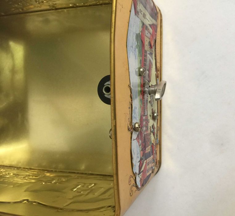 Шкатулка музична музыкальная ГДР