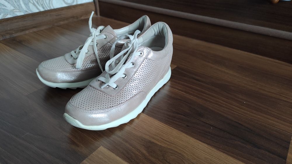 Мокасіни, натуральна шкіра,  37,5 -38р