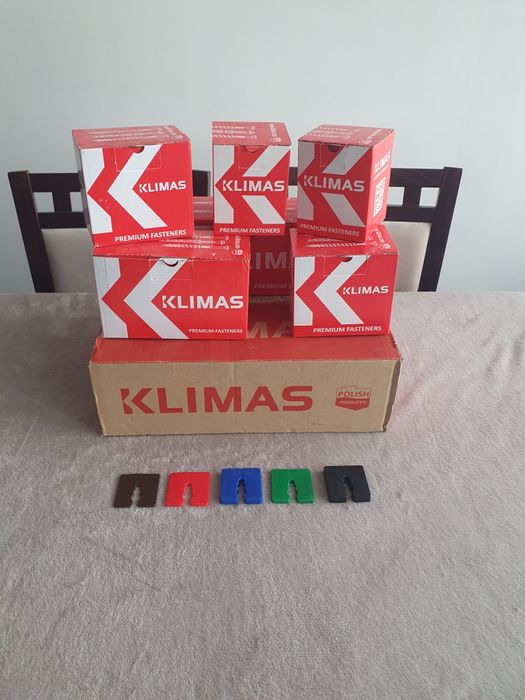 Podkładki Dystansowe/Kliny do równania Dachu 300szt