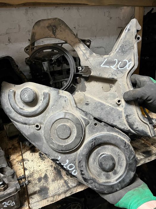 Кришка ГРМ Захист защита ремня кожух mitsubishi L200 ІІІ Л200 3 96-06