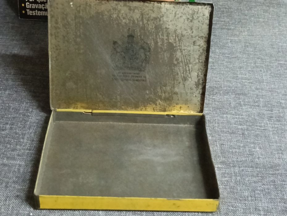 Caixa metálica ,State Express cigarrets 555 , anos 40