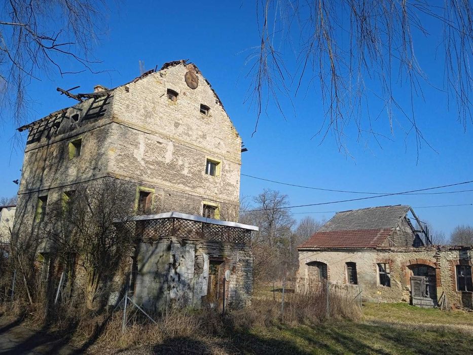 DZIAŁKA 785 m² z zabudową folwarczną – Kalinowice