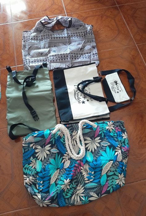 Bolsa ...três Bolsas praia.. outro para ferramentas verde .