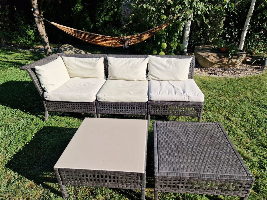 Zestaw mebli meble ogrodowe  ogrodowych ikea rattanowych poduszki sofa naroznik stolik