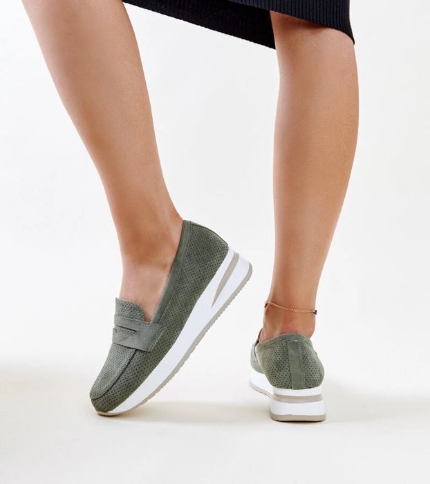 Zielone perforowane półbuty Muna