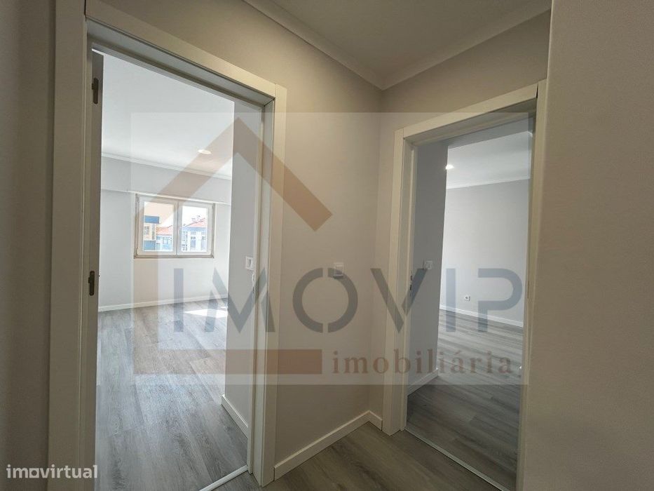 Apartamento T4 Totalmente Remodelado na Amora