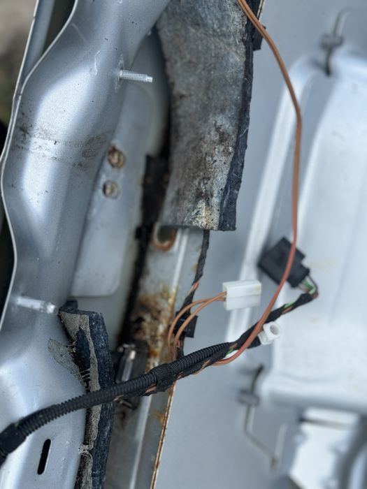 Ляда Golf 5 срібна кришка багажника універсал LA7W гольф 5
