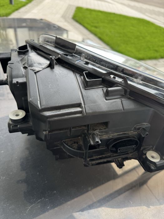 Фара Porsche Macan 23+