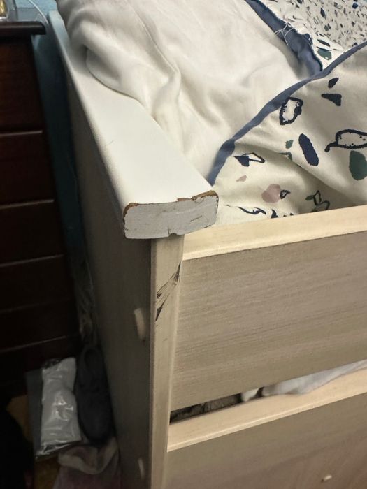 Cama de solteiro alta