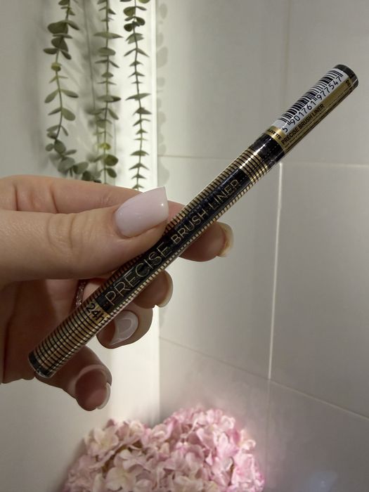 Eveline eyeliner black