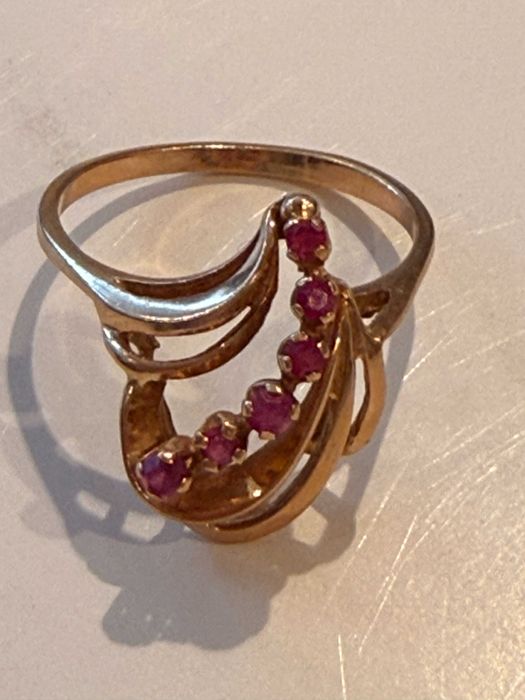 pierśconek rubiny CCCP próba 583 złoto ZSRR 420 zł za gram