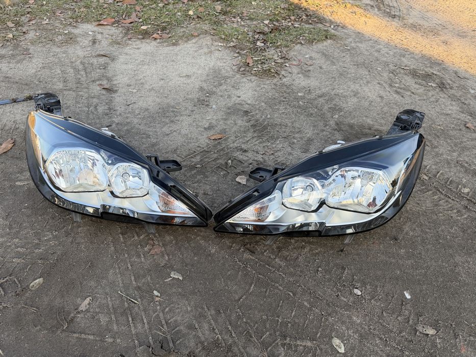 Lampy przednie Peugeot 308 T9 zwykle EU cena za komplet