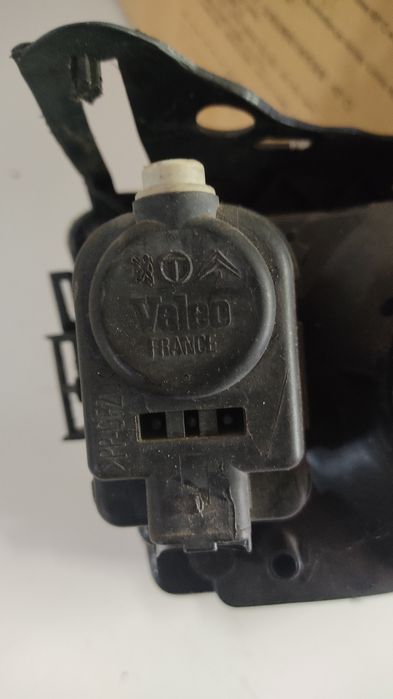 Farol Esq , retrovisor Drt..e piscas Drt. Esq. citroën SAXO 99