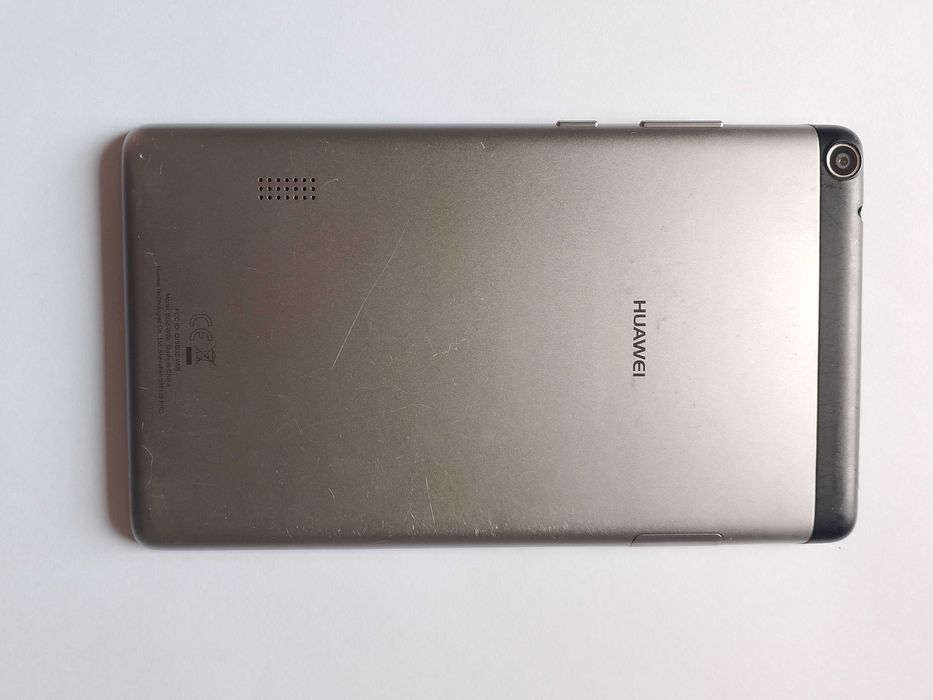 Планшет Huawei на деталі