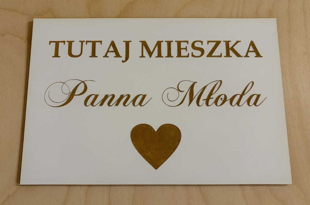 Tabliczka Tutaj mieszka Panna Młoda serce ogród 20x30 cm biała grawer