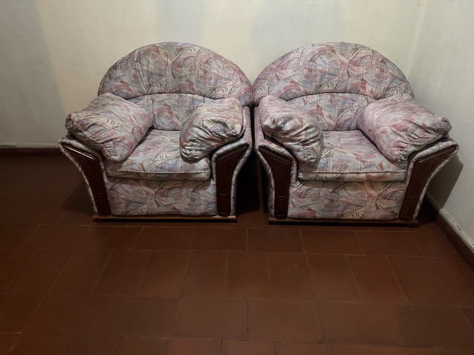 2 sofas rosa em bom estado