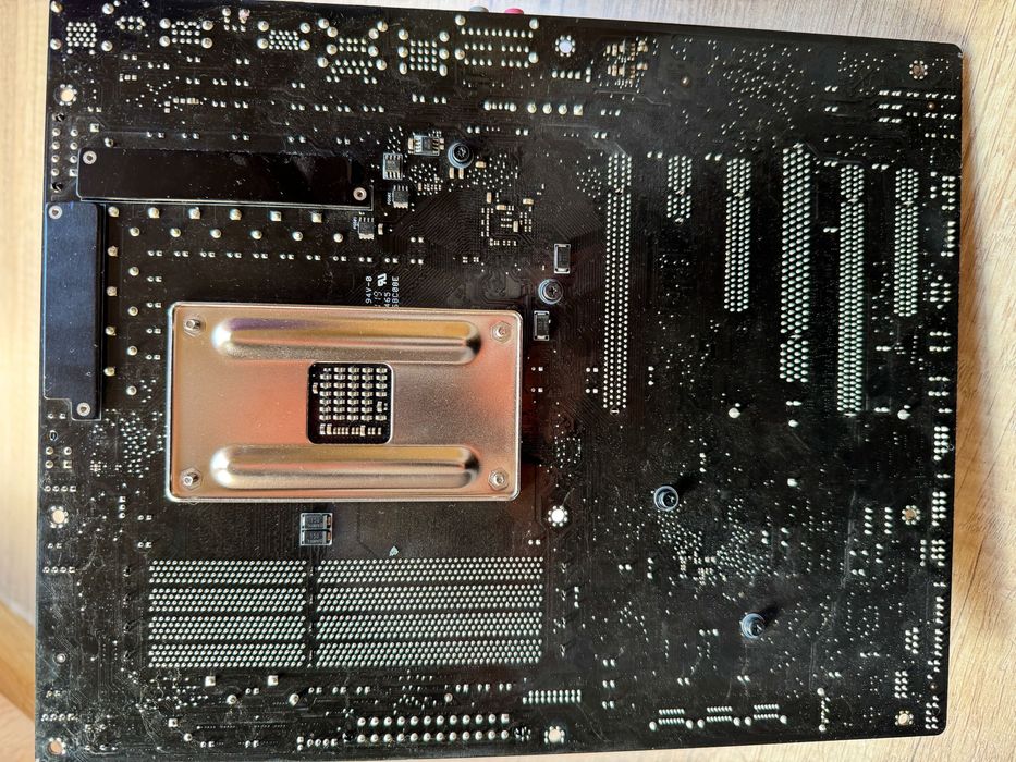 ASUS ROG Crosshair V Formula + процесор + Noctua + DDR3