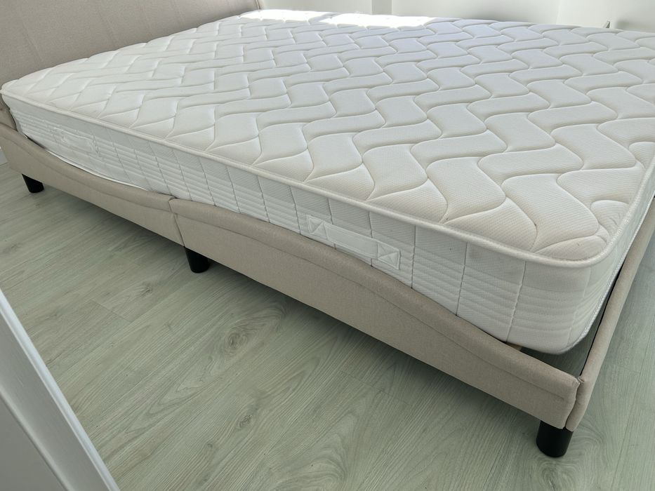 Cama de casal com colchão