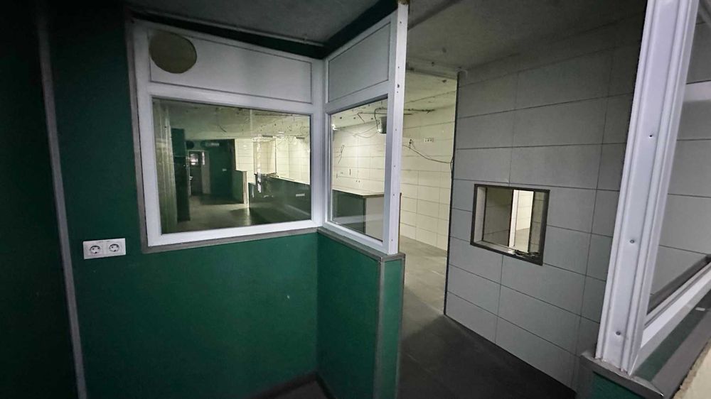 Без% Фото реал  н/ф 132м2 фасад 1пов зупинка гр.трансп. м Шулявка 14хв