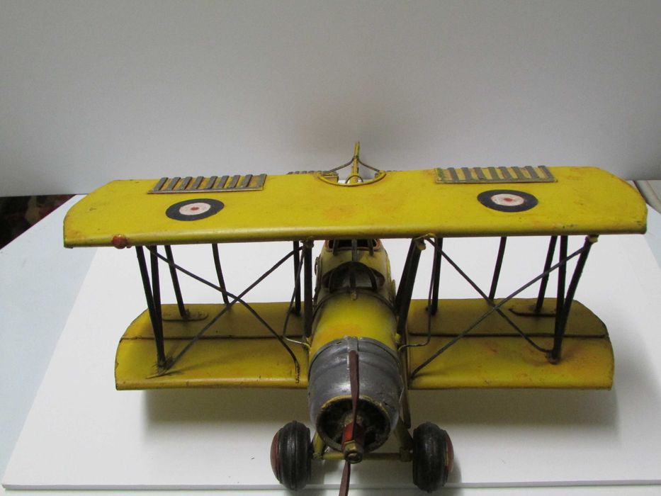 Avião antigo asa dupla em miniatura: artigo único artesanal (vintage)