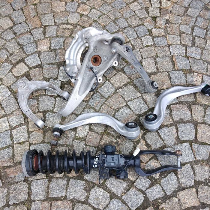 Zwrotnica wahacze amortyzator lewa srtona  BMW 5 F10, F11 525X-DRI