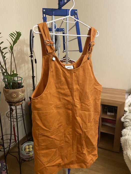 Оранжевий сарафан