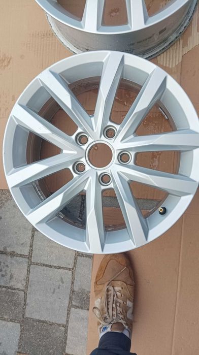 Alufelgi orginał VW passat B8  ,golf ,jeeta 16cali