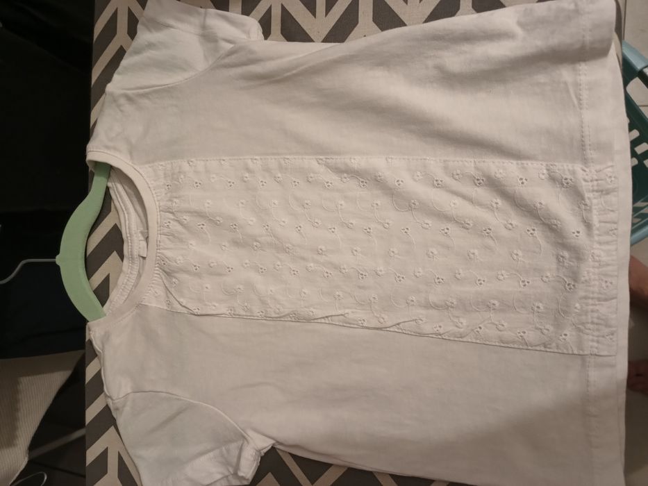 Biała bluzeczka+czerwony sweterek