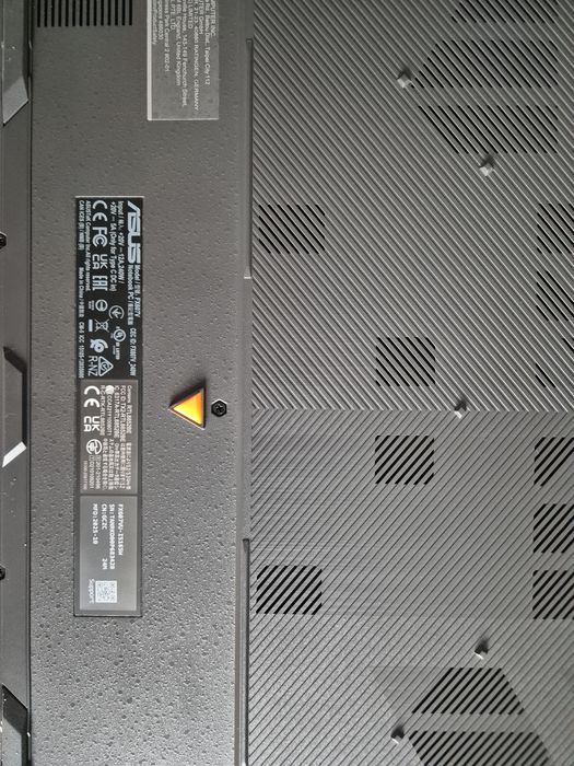 Laptop Asus Tuf F16 na gwarancji