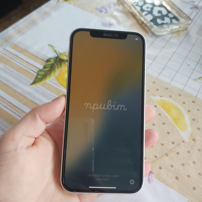 iPhone 12,в гарному стані