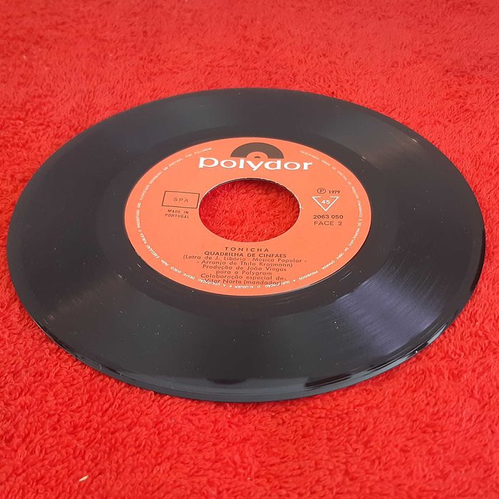 Disco Vinil Single Tonicha - O Chico Pinguinhas / Quadrilha de Cinfães