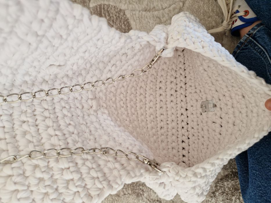 Mala croché branca