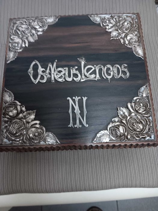 Caixa de lenços antiga