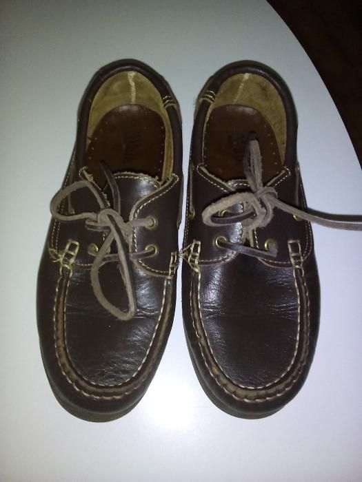 2 Pares Sapatos (Tam 33)