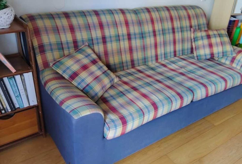 Sofá cama em bom estado