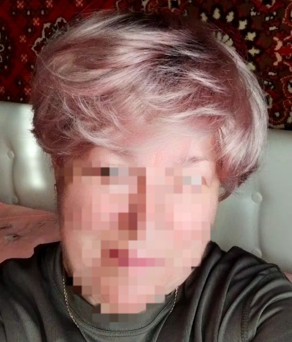 Парик (перука) из натуральных волос.