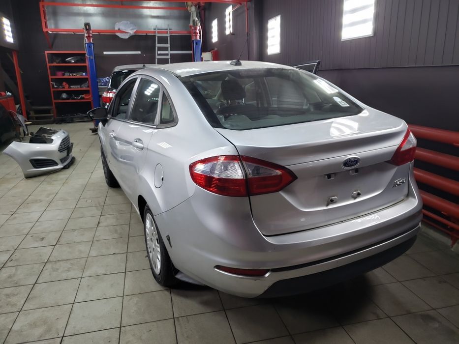 Ford Fiesta mk7 USA 2014- Розборка Амортизатор Запчастини США Разборка