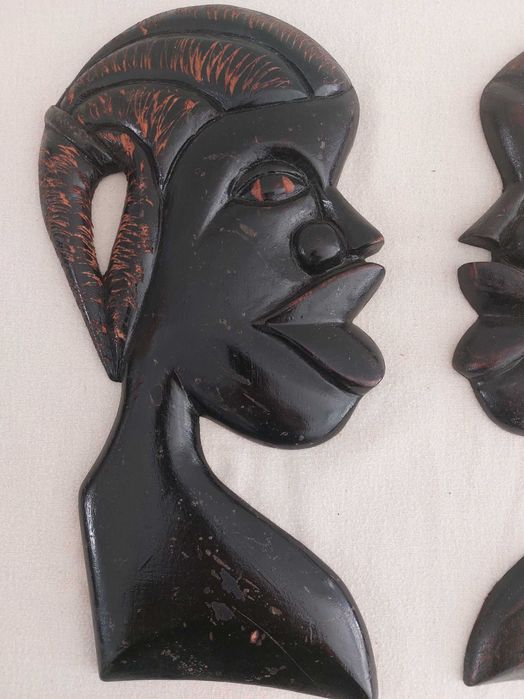 Bonecos africanos em mogno artesanais
