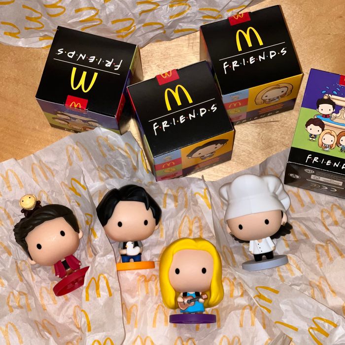 Коллекционные фигурки McDonald’s x Friends (сериал «друзья») Европейская коллекция