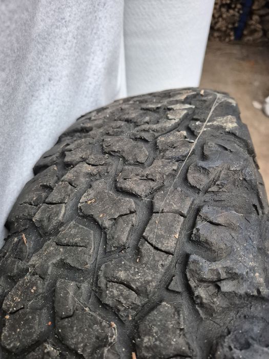 2 pneus Bfgoodrich  235/85 R6 AT