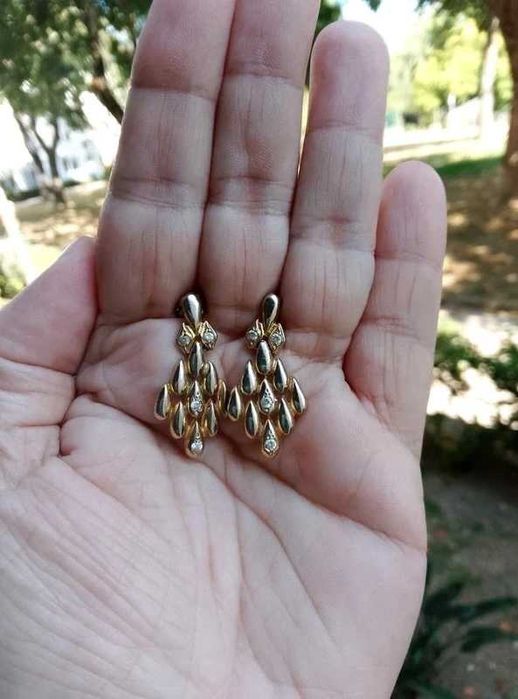 Brincos antigos, de prata contrastada com brilhantes