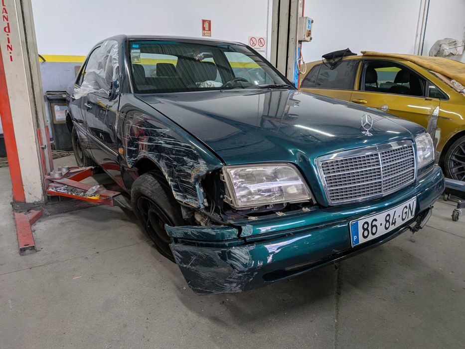 Mercedes-Benz C200 (W202) Diesel Automático com 132.387km REAIS!