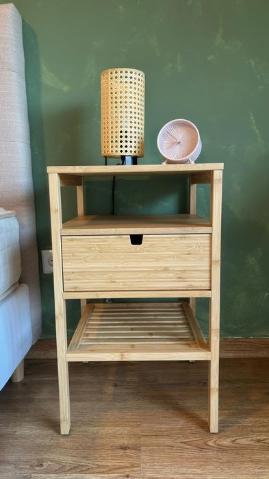 Mesas de cabeceira/candeeiros  IKEA