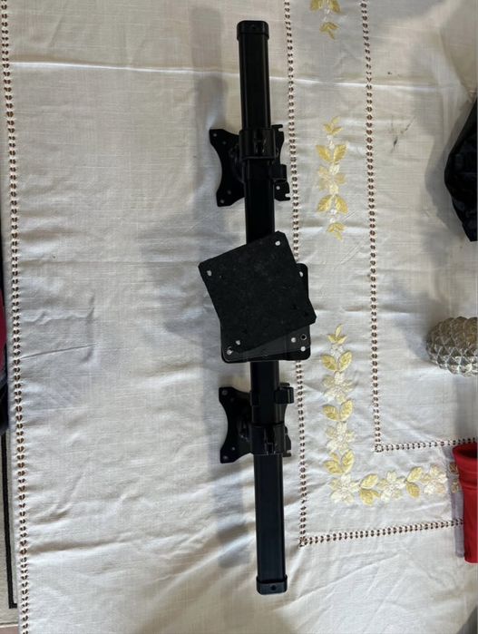 Suporte de monitores com fixaçao na parede